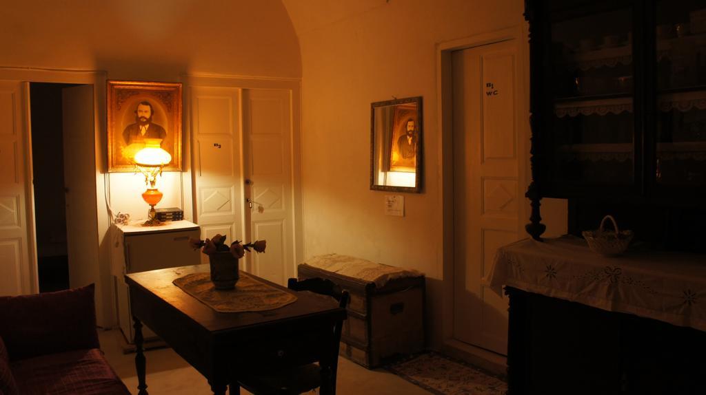 Marcos Rooms Oia  Exterior photo